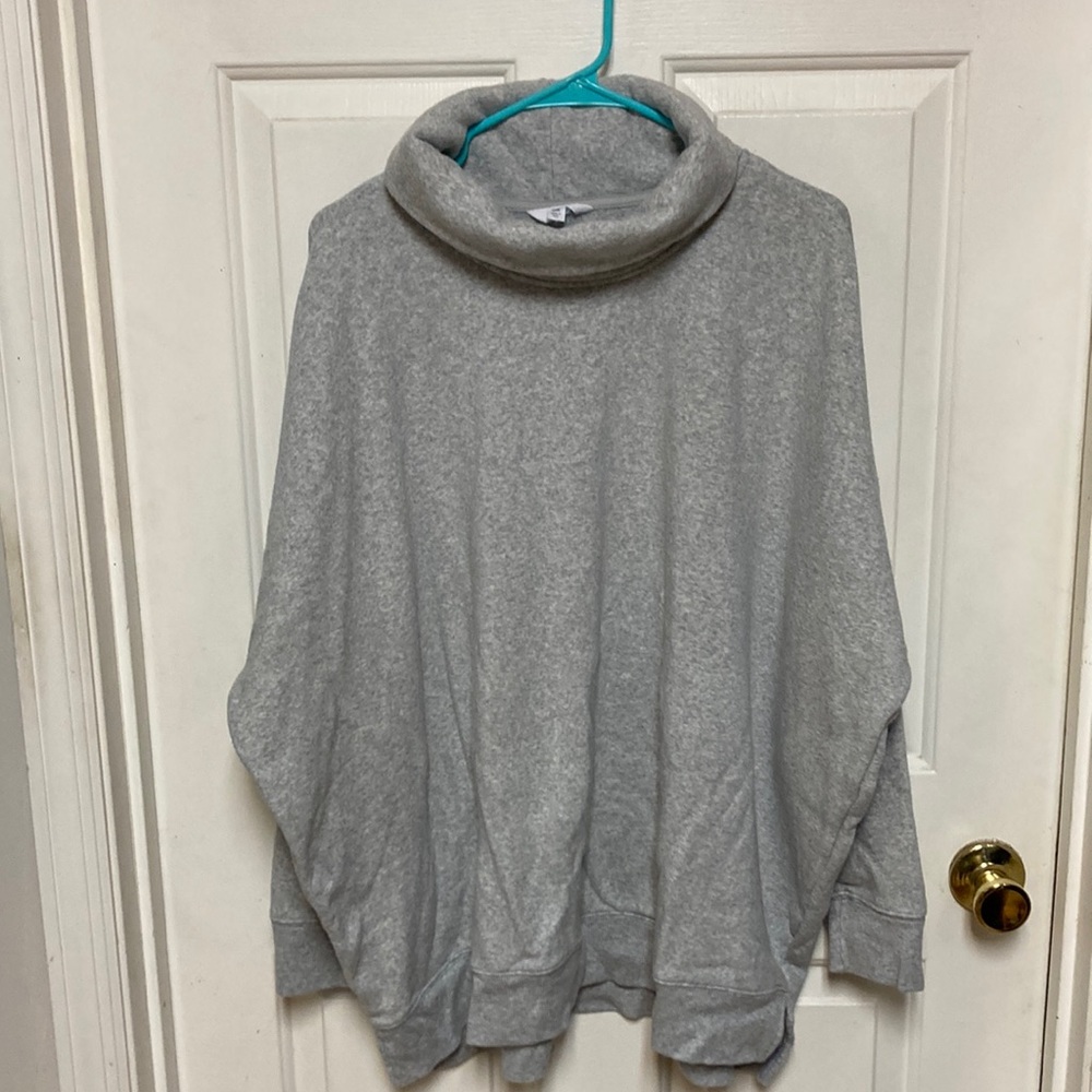 Cozy Gray Turtleneck Sweatshirt
